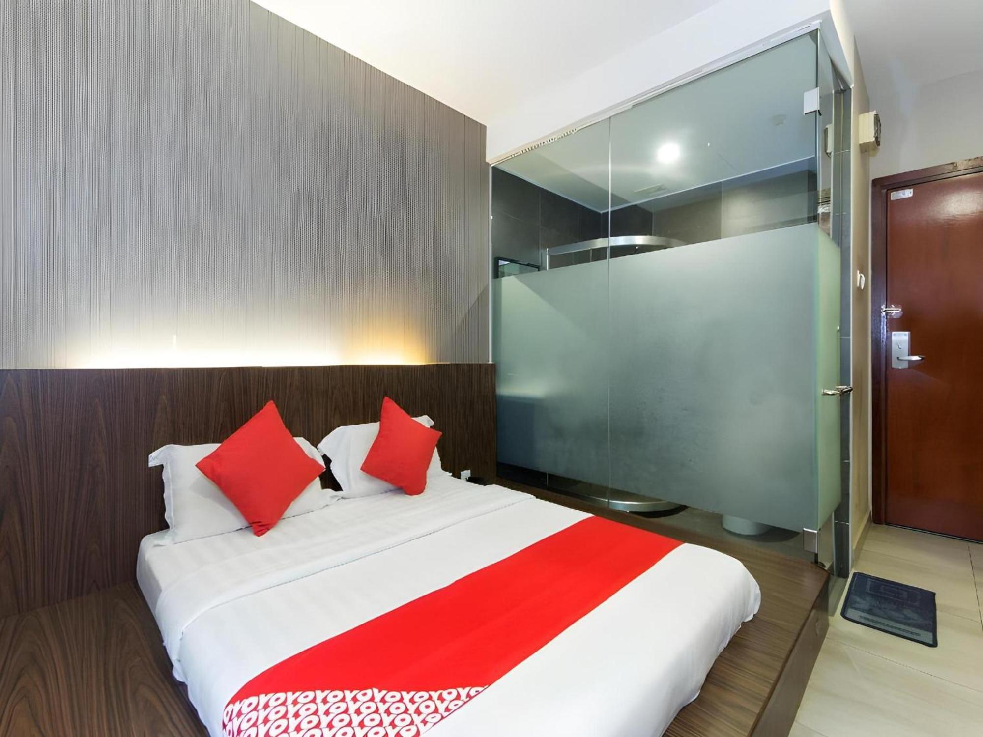 傲游340舒适酒店 Kampong Batu Belah 外观 照片