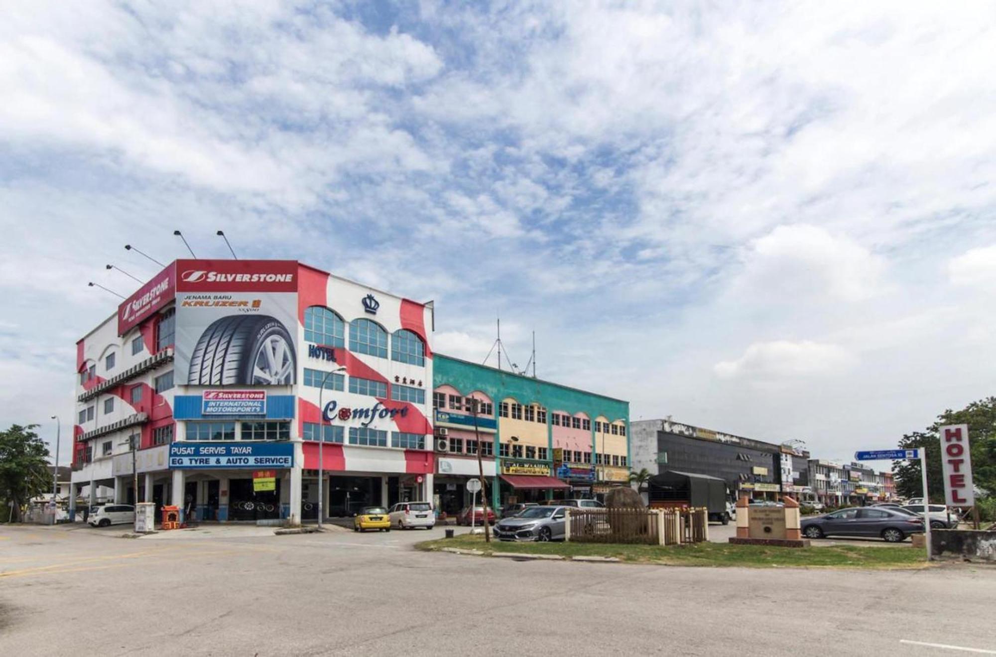 傲游340舒适酒店 Kampong Batu Belah 外观 照片